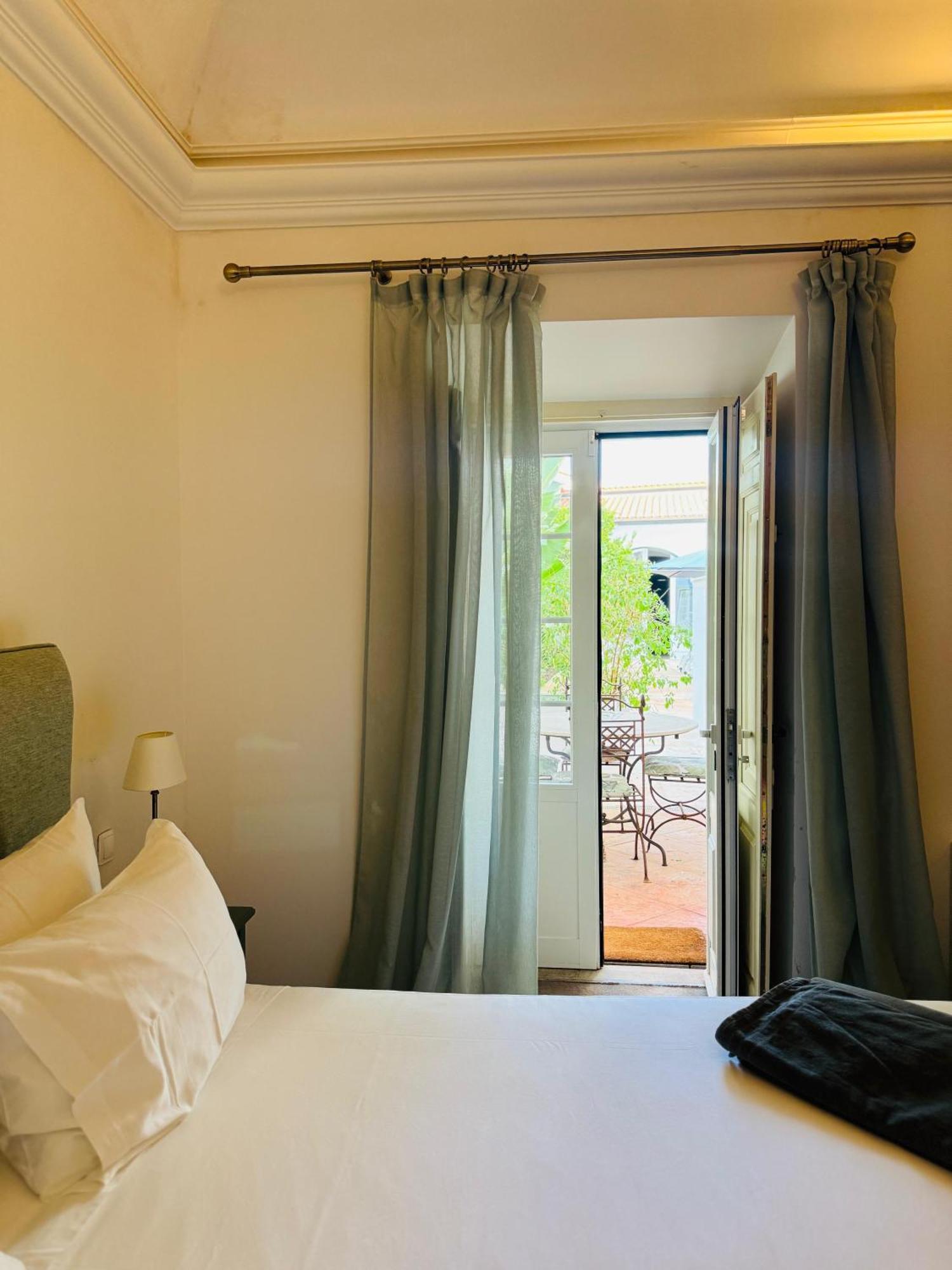 Solar Dos Frades Hotel Ferreira Do Alentejo Bagian luar foto